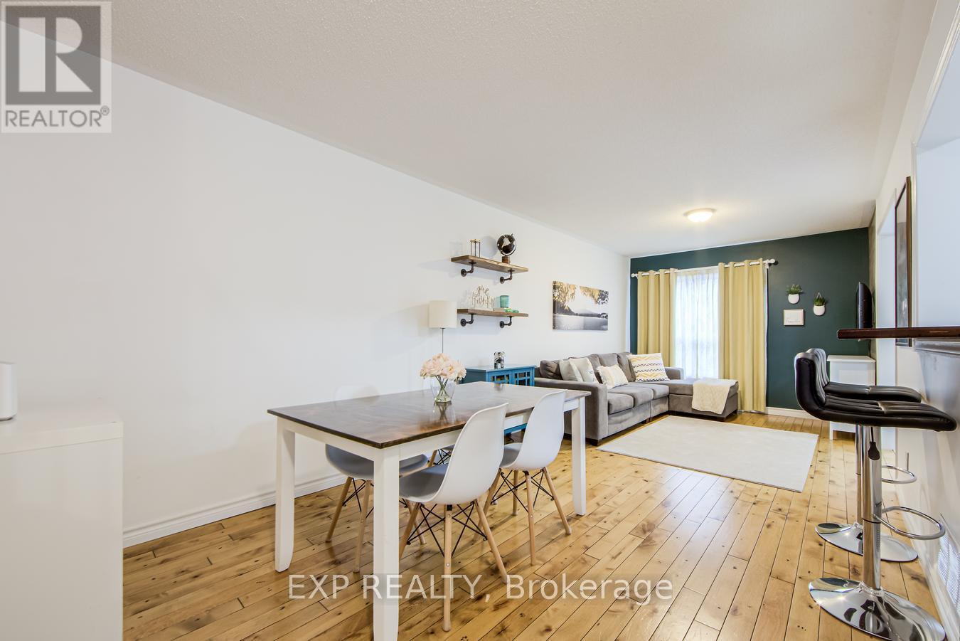 5 Mcgahey Street, New Tecumseth, Ontario  L0G 1W0 - Photo 5 - N12208402