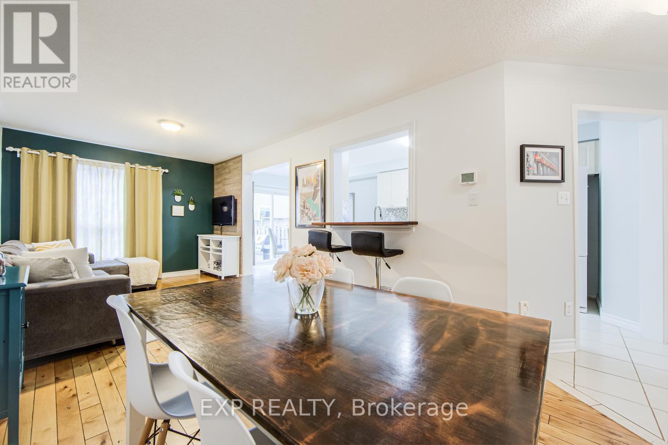 5 Mcgahey Street, New Tecumseth, Ontario  L0G 1W0 - Photo 8 - N12208402