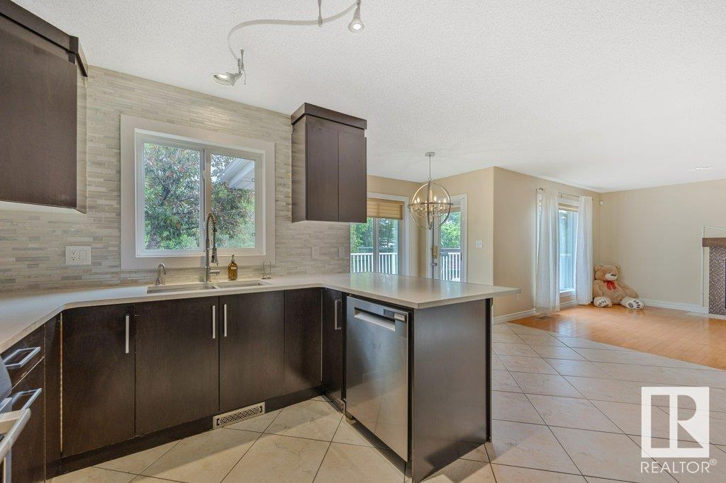 1312 Welbourn Ln Nw, Edmonton, Alberta  T6M 2M2 - Photo 10 - E4441409