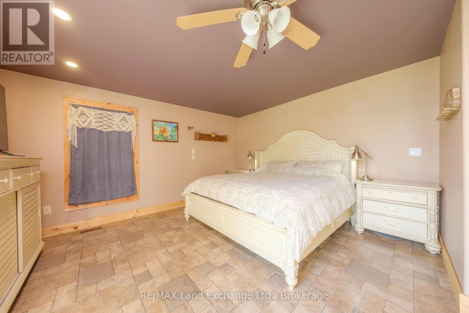 511 Havelock Street, Huron-Kinloss (Lucknow), Ontario  N0G 2H0 - Photo 11 - X12208194
