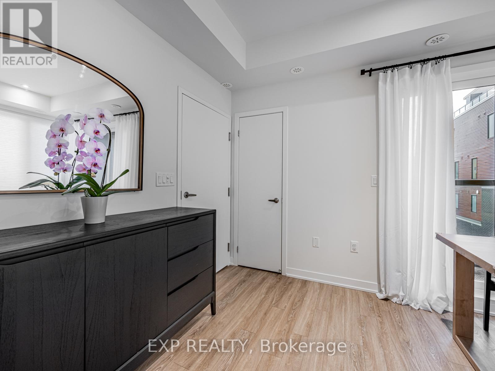 18 - 3409 Ridgeway Drive, Mississauga, Ontario  L5L 0B9 - Photo 4 - W12208320