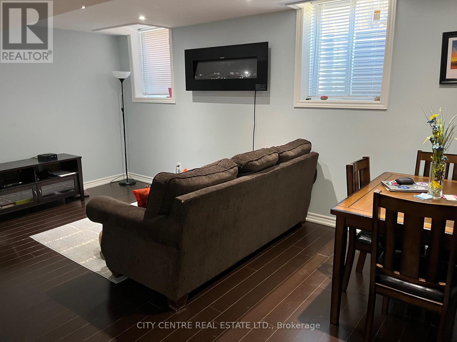 218 Valleyway Drive, Brampton, Ontario  L6X 0N9 - Photo 3 - W12208322