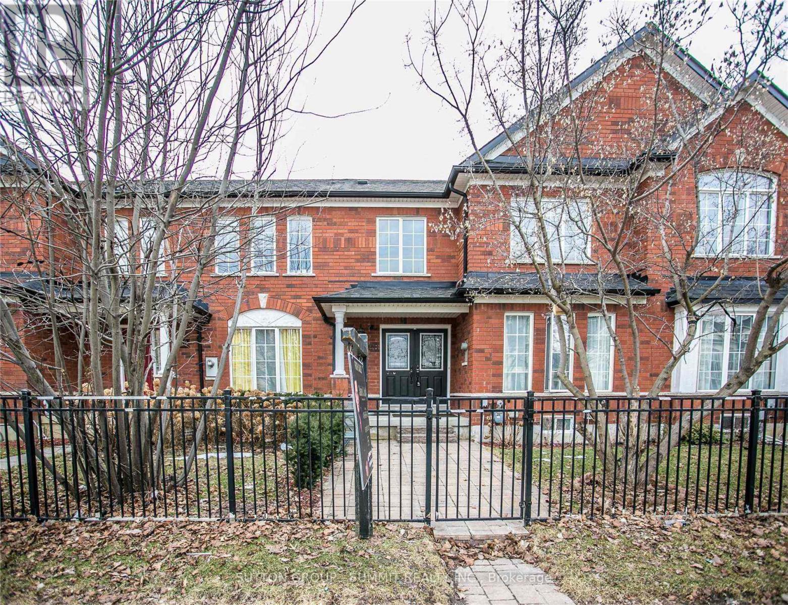 5828 Tenth Line W, Mississauga, Ontario  L5M 6S2 - Photo 1 - W12208329