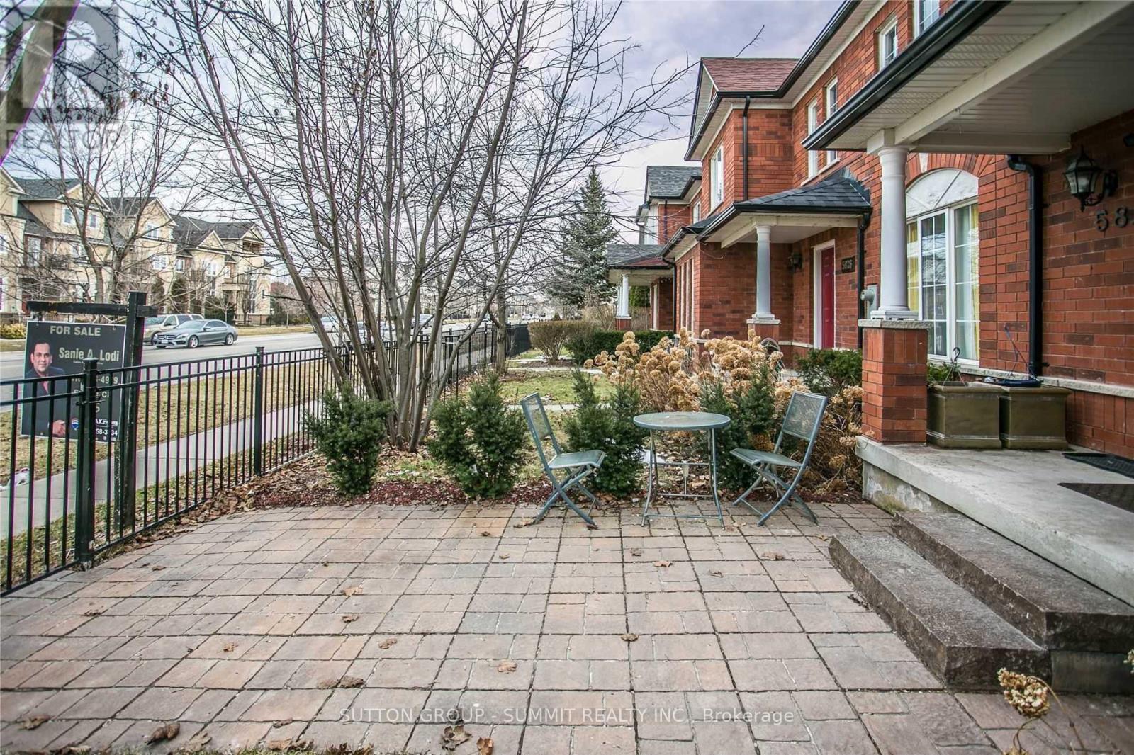 5828 Tenth Line W, Mississauga, Ontario  L5M 6S2 - Photo 17 - W12208329
