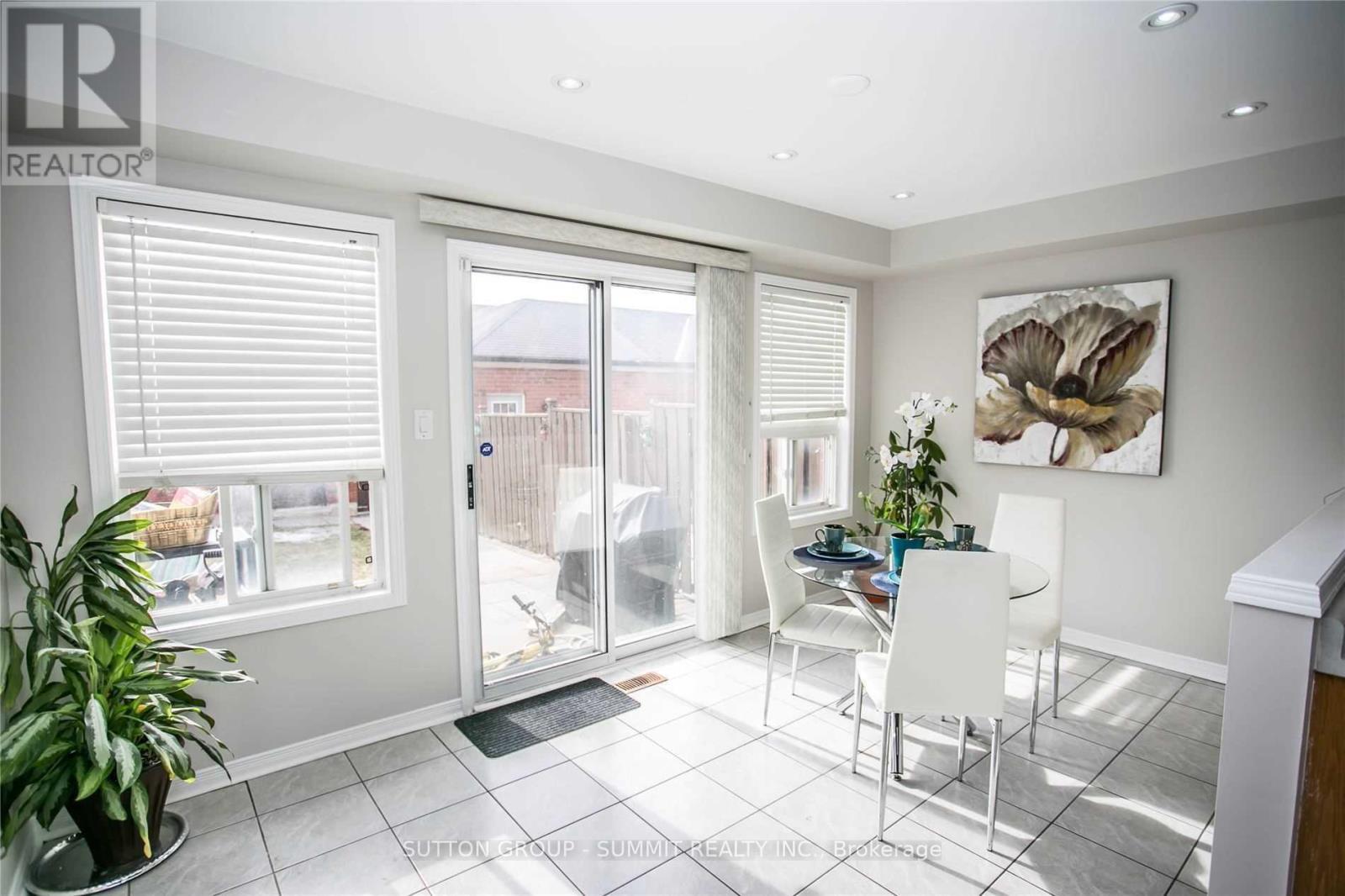 5828 Tenth Line W, Mississauga, Ontario  L5M 6S2 - Photo 3 - W12208329