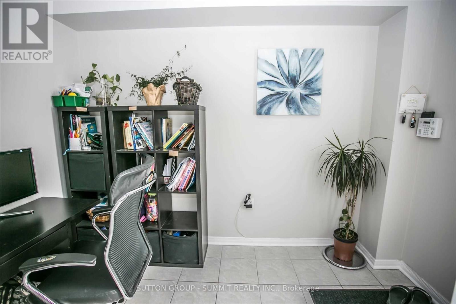 5828 Tenth Line W, Mississauga, Ontario  L5M 6S2 - Photo 9 - W12208329