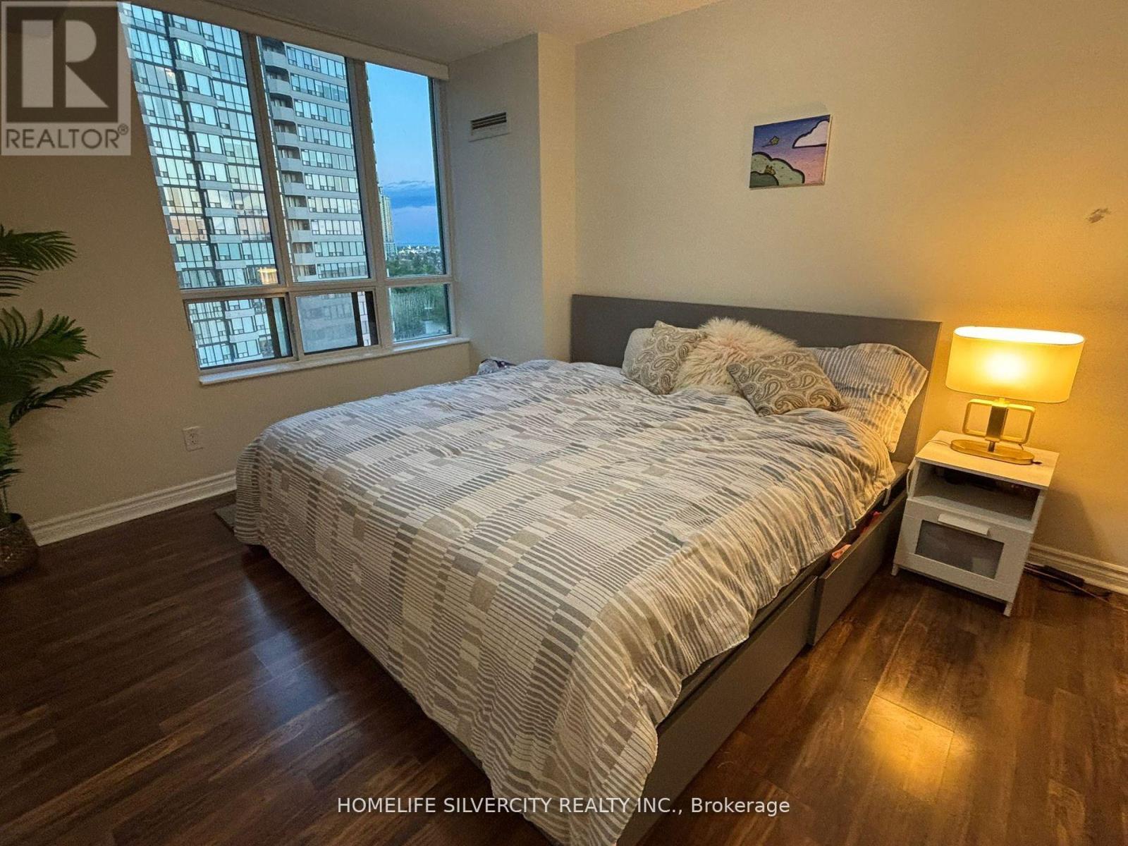 811 - 335 Rathburn Road W, Mississauga, Ontario  L5B 0C8 - Photo 6 - W12208335