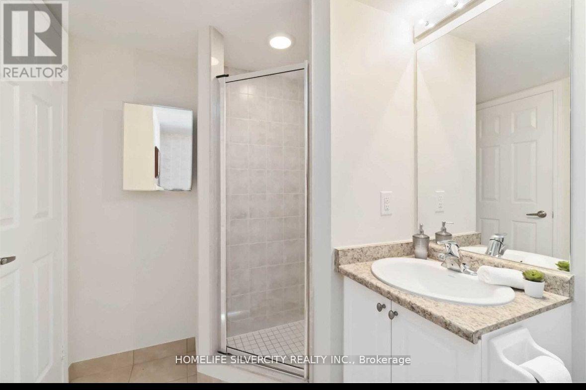 811 - 335 Rathburn Road W, Mississauga, Ontario  L5B 0C8 - Photo 9 - W12208335
