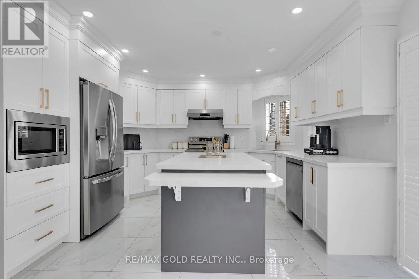 66 Thunderbird Trail, Brampton, Ontario  L6R 2T4 - Photo 10 - W12208339