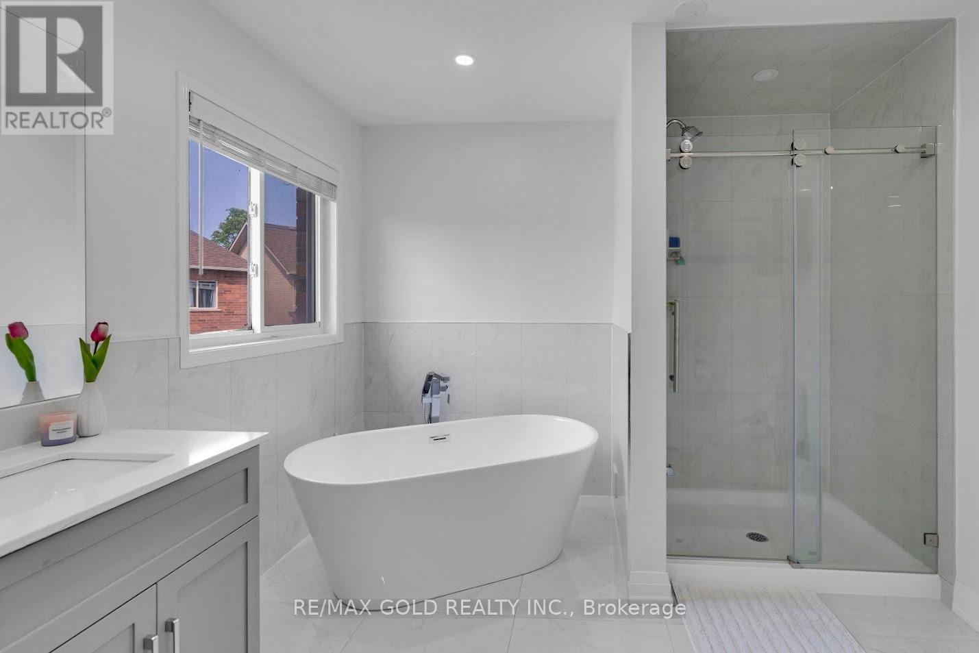 66 Thunderbird Trail, Brampton, Ontario  L6R 2T4 - Photo 19 - W12208339