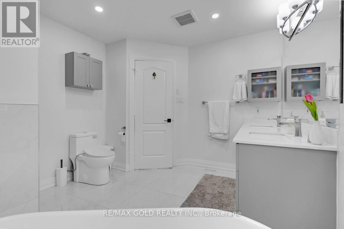 66 Thunderbird Trail, Brampton, Ontario  L6R 2T4 - Photo 20 - W12208339