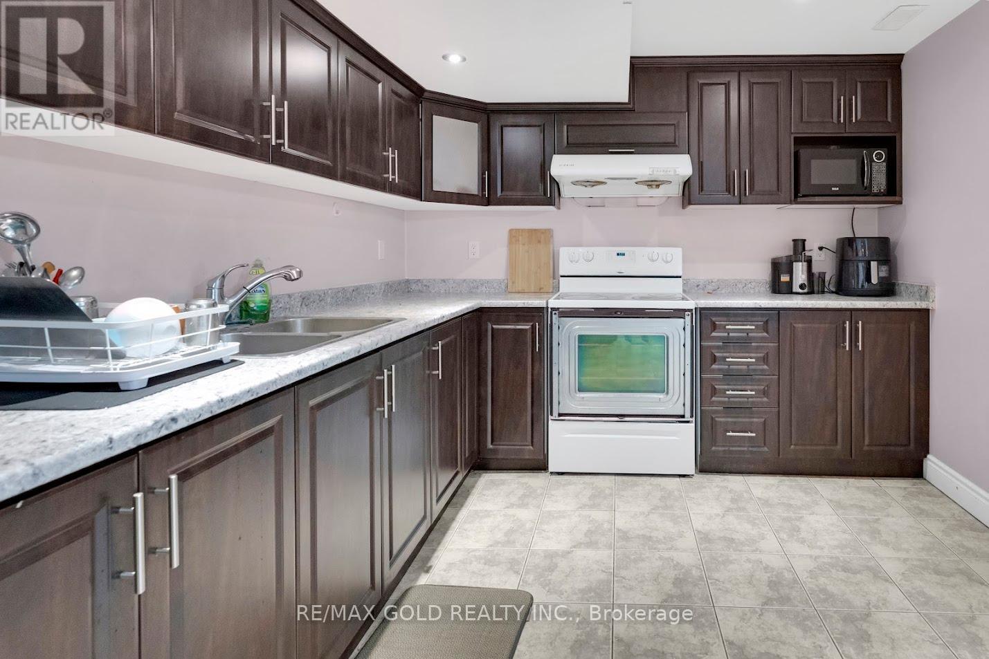 66 Thunderbird Trail, Brampton, Ontario  L6R 2T4 - Photo 29 - W12208339