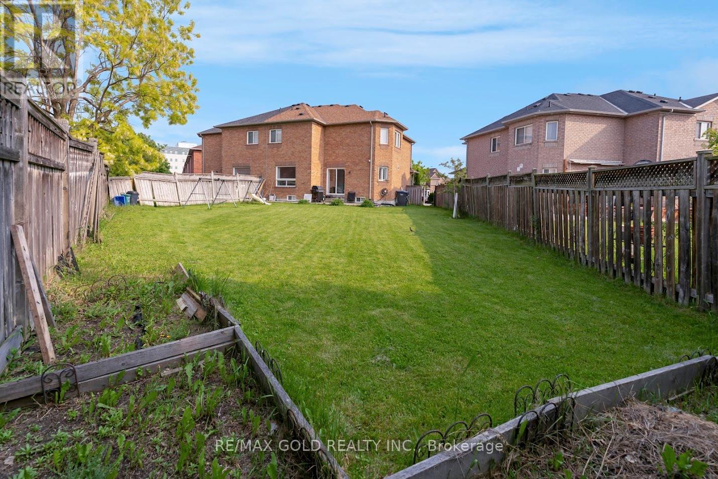 66 Thunderbird Trail, Brampton, Ontario  L6R 2T4 - Photo 32 - W12208339