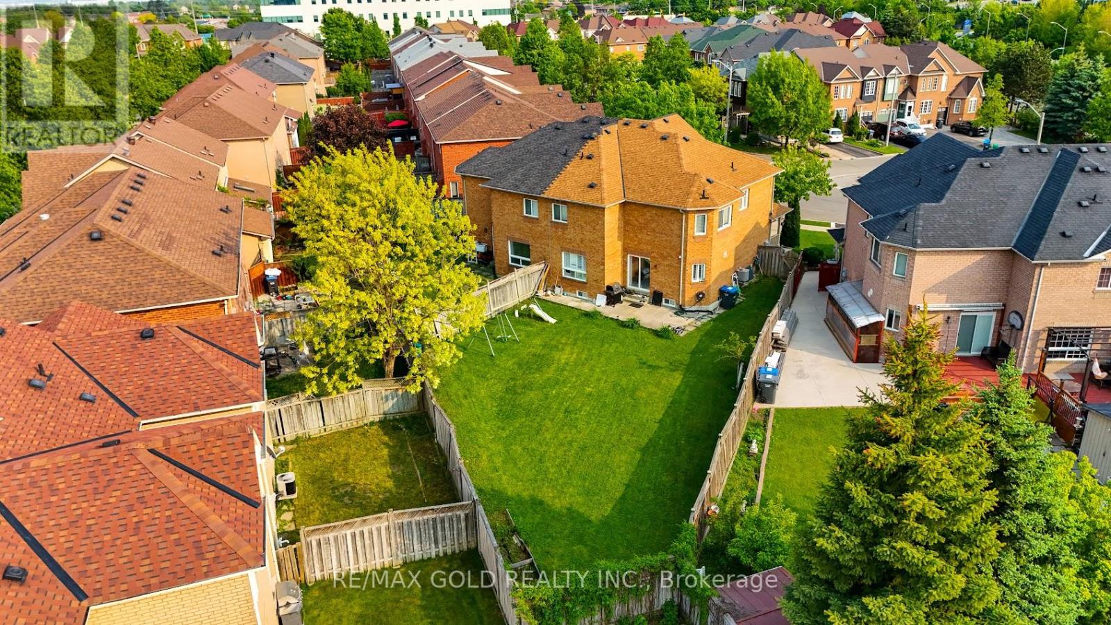 66 Thunderbird Trail, Brampton, Ontario  L6R 2T4 - Photo 34 - W12208339