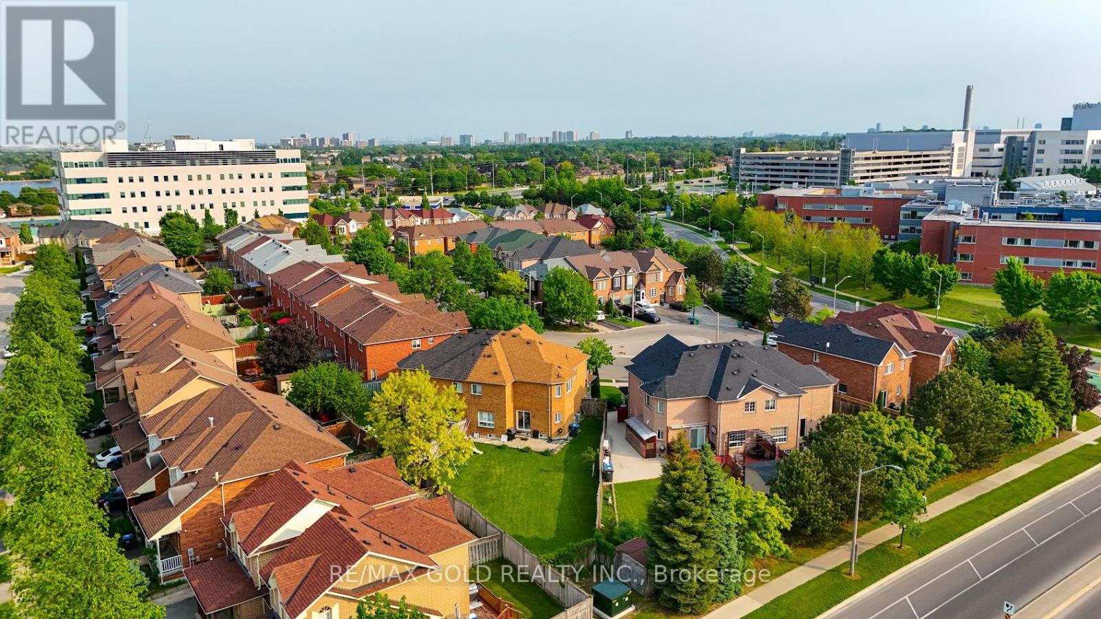 66 Thunderbird Trail, Brampton, Ontario  L6R 2T4 - Photo 37 - W12208339