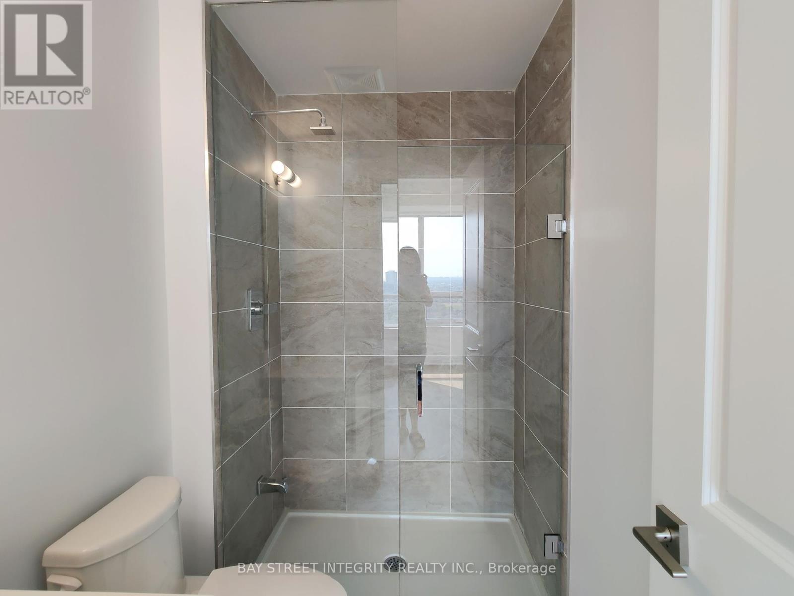 2008 - 36 Elm Drive W, Mississauga, Ontario  L5B 0N3 - Photo 10 - W12208368