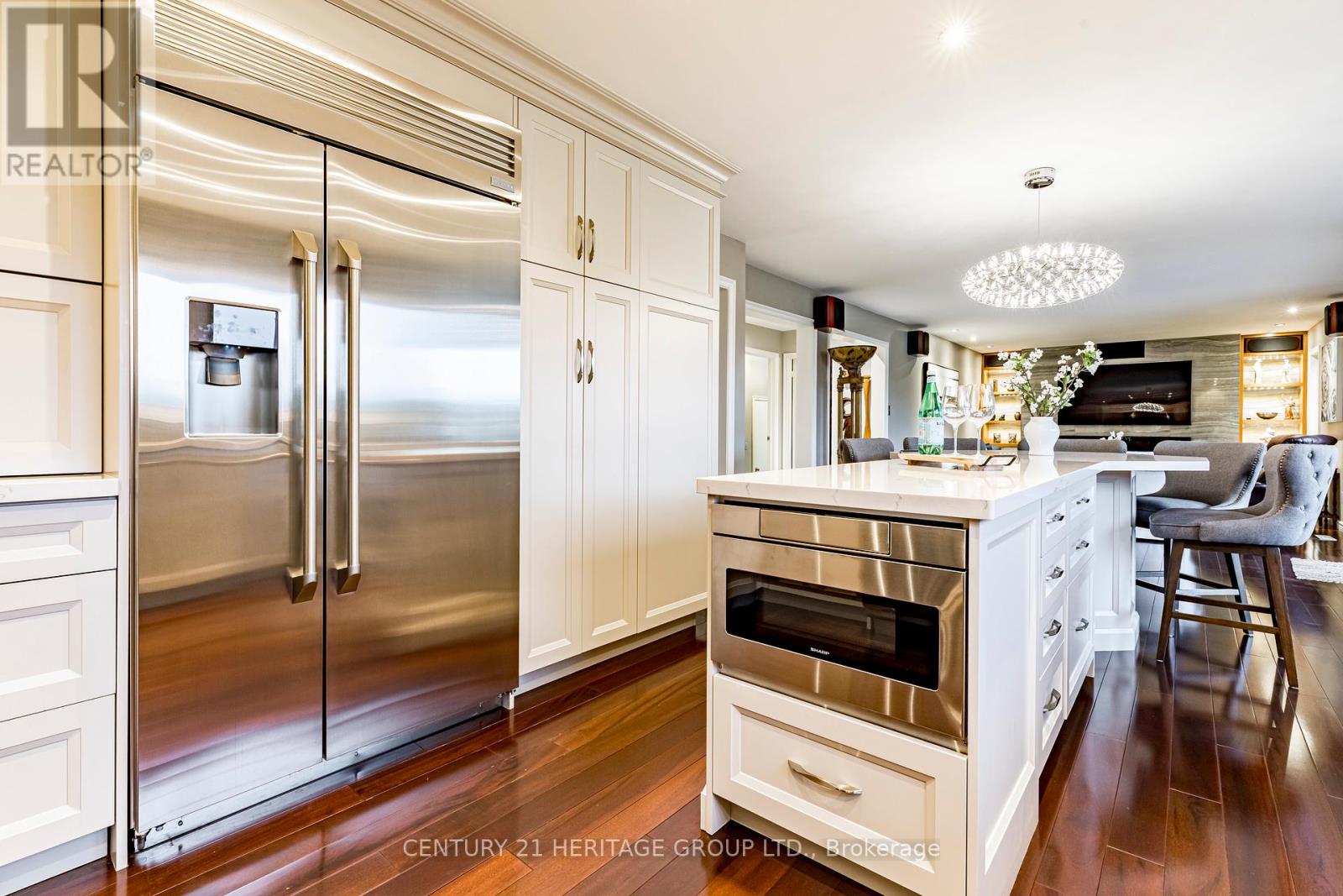 2010 Parklane Crescent, Burlington (Rose), Ontario  L7M 3V5 - Photo 12 - W12208376