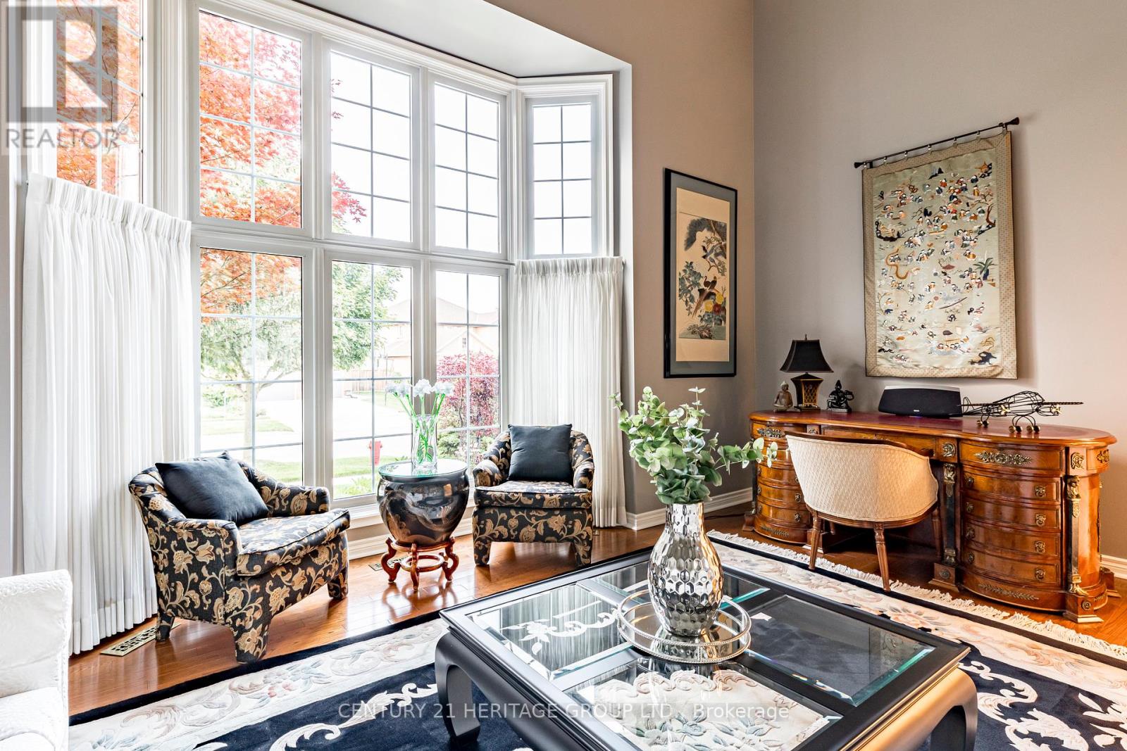 2010 Parklane Crescent, Burlington (Rose), Ontario  L7M 3V5 - Photo 6 - W12208376