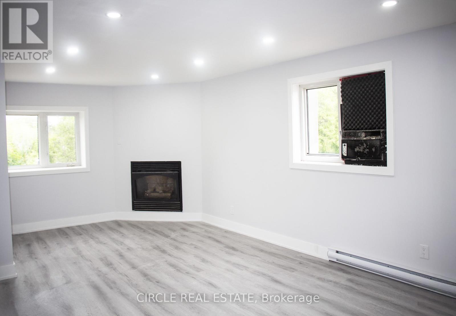 3 - 173 Main Street, Milton, Ontario  L9T 1N7 - Photo 3 - W12208410