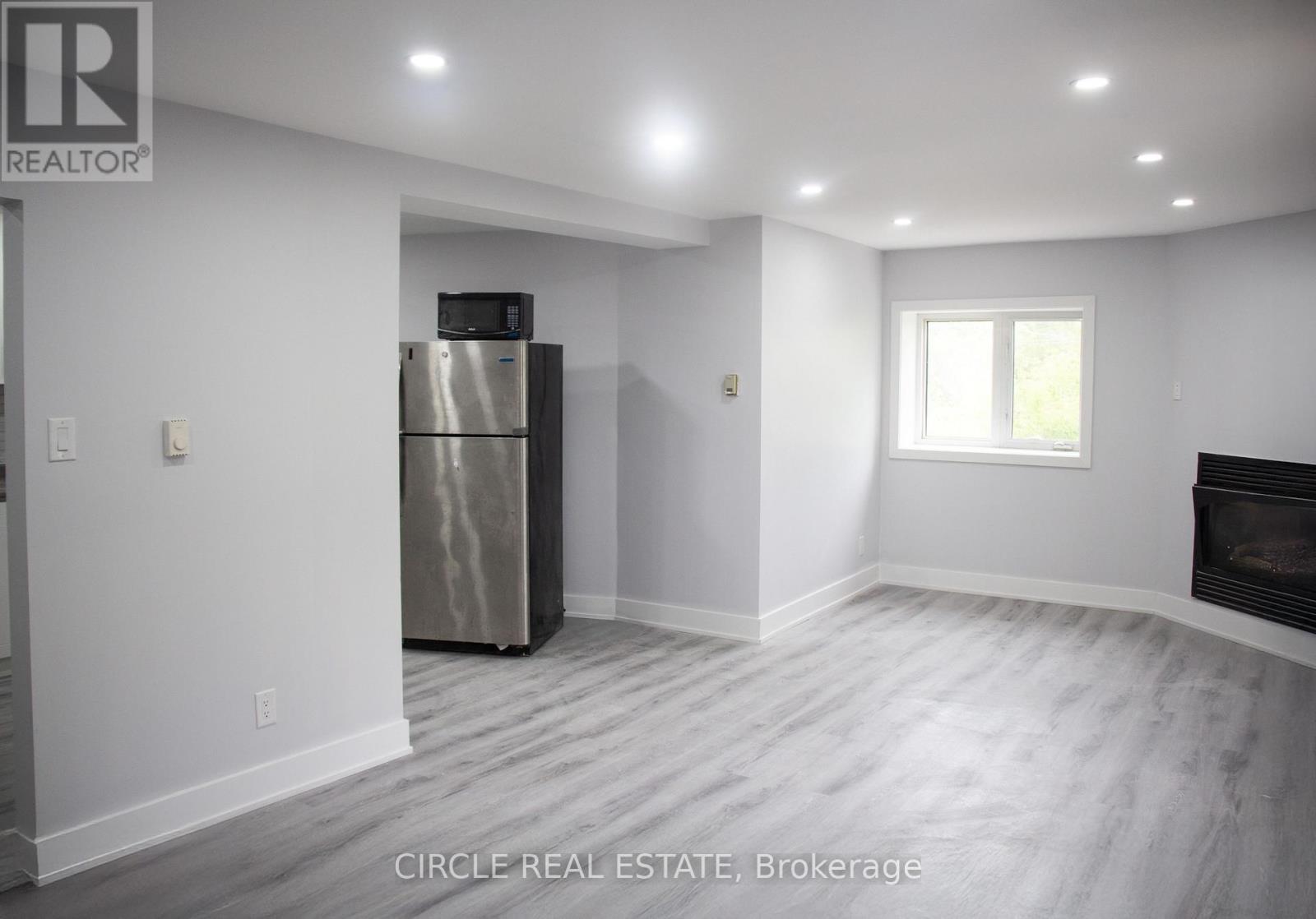 3 - 173 Main Street, Milton, Ontario  L9T 1N7 - Photo 4 - W12208410