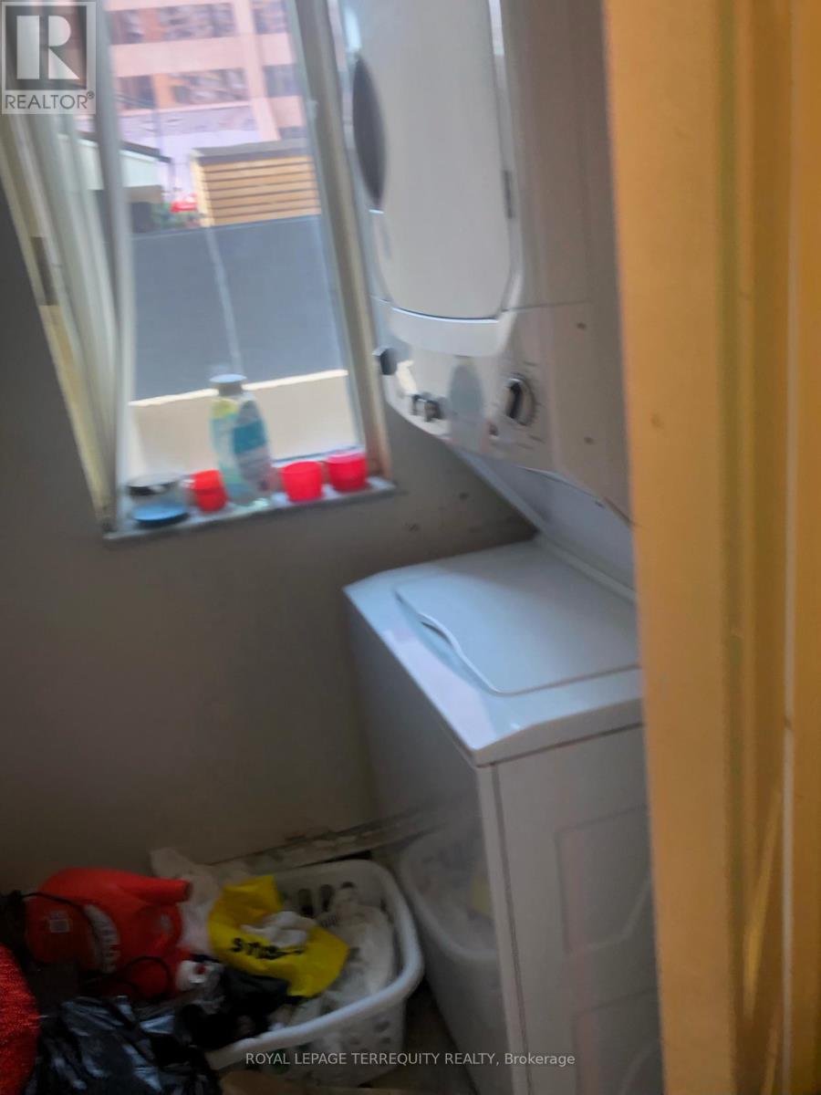 210 - 285 Enfield Place N, Mississauga, Ontario  L5B 3Y6 - Photo 6 - W12208423