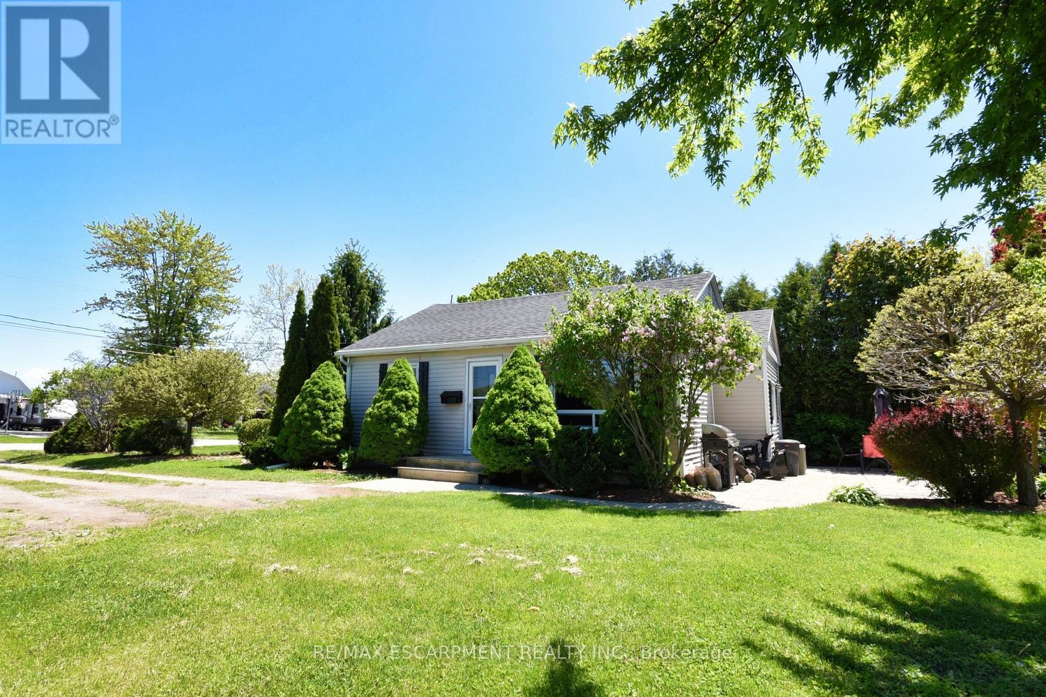 3674 Campden Road, Lincoln, Ontario  L0R 1G0 - Photo 2 - X12208316
