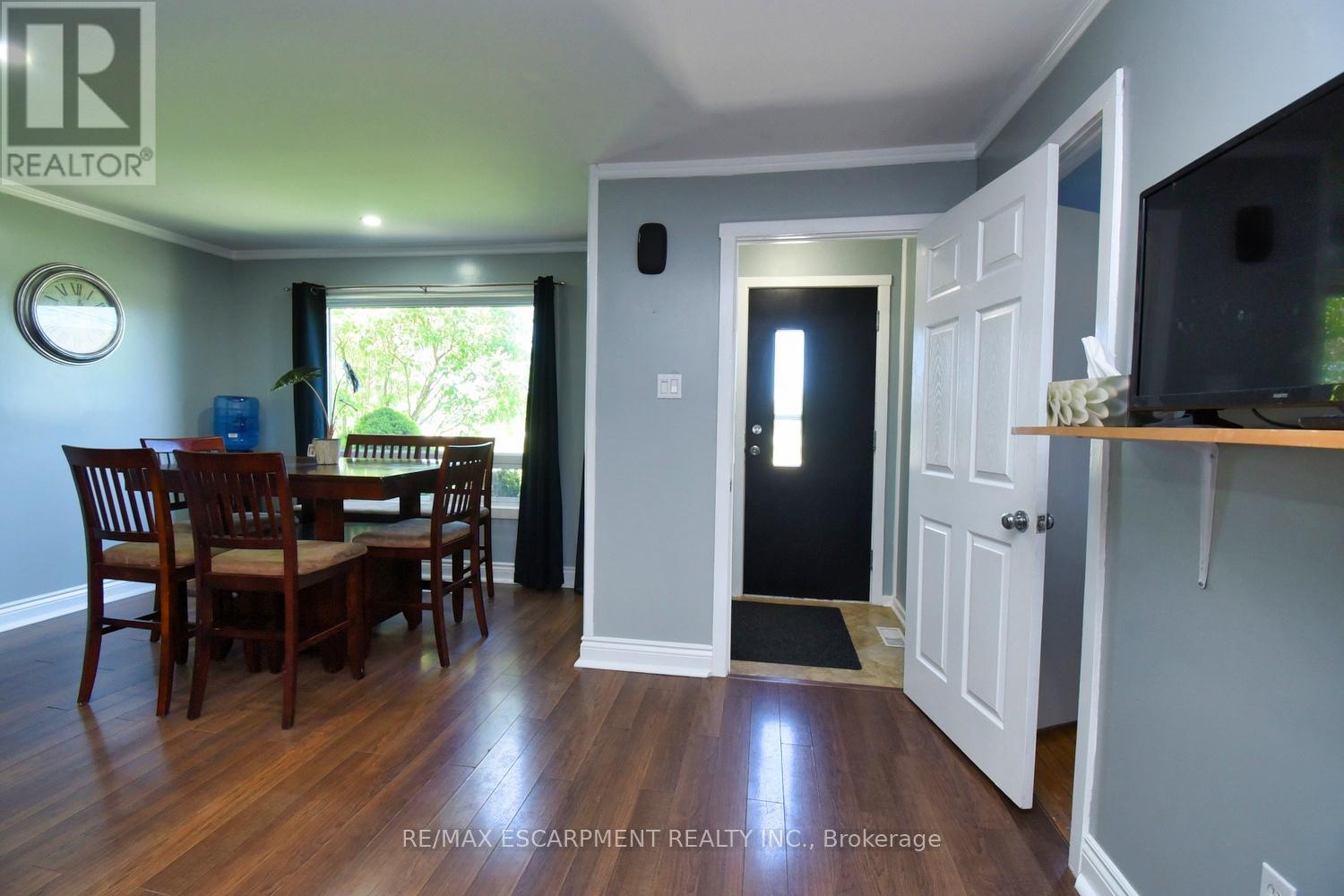 3674 Campden Road, Lincoln, Ontario  L0R 1G0 - Photo 6 - X12208316