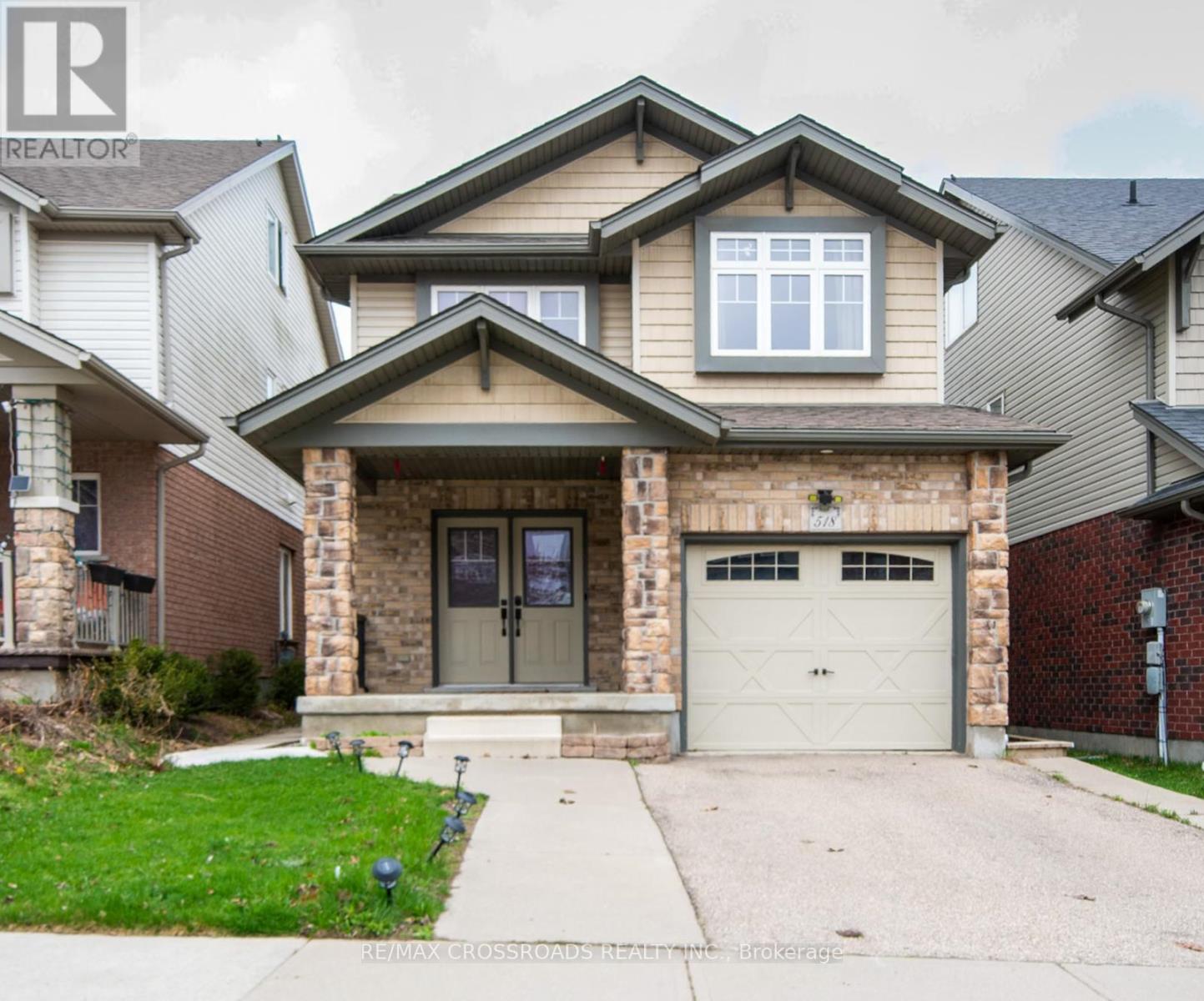 518 Isaiah Crescent, Kitchener, Ontario  N2E 0B4 - Photo 1 - X12208323