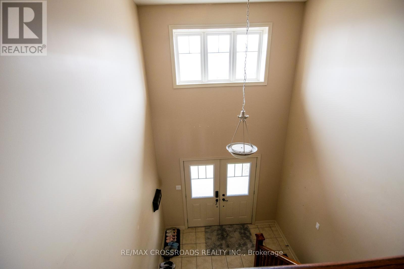 518 Isaiah Crescent, Kitchener, Ontario  N2E 0B4 - Photo 10 - X12208323