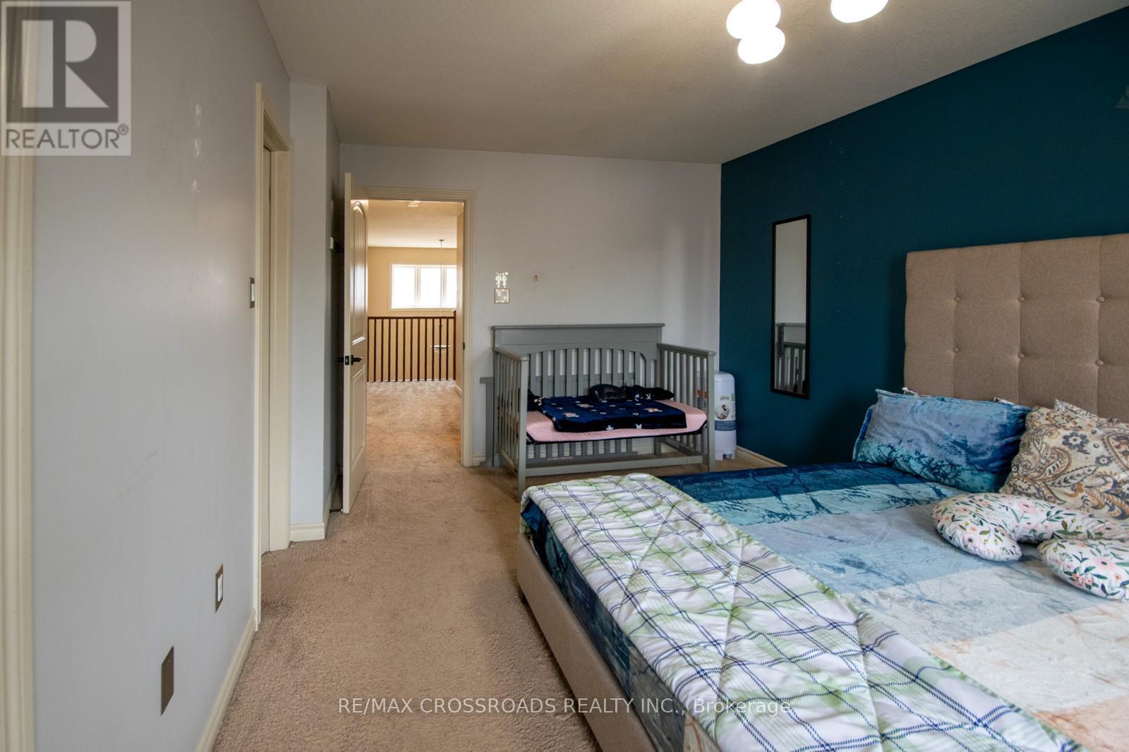 518 Isaiah Crescent, Kitchener, Ontario  N2E 0B4 - Photo 13 - X12208323