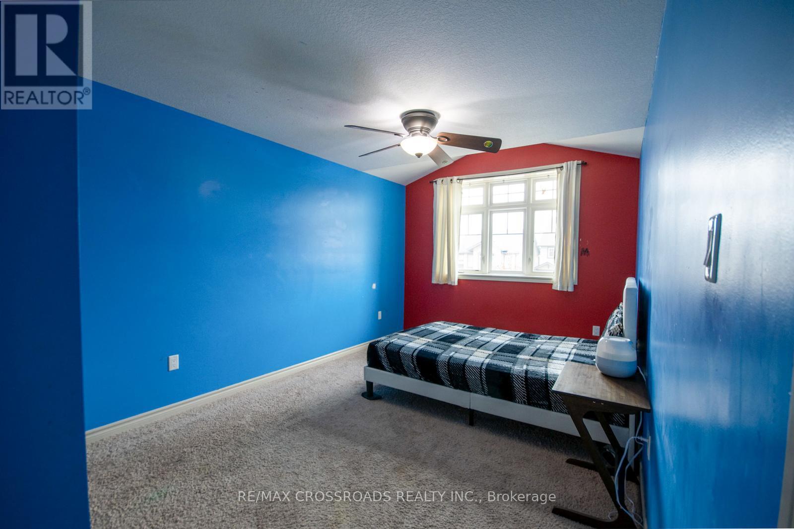 518 Isaiah Crescent, Kitchener, Ontario  N2E 0B4 - Photo 17 - X12208323
