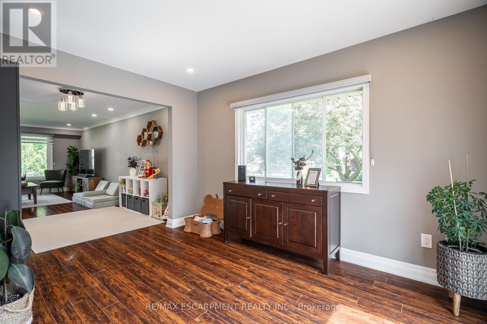 12 Southmeadow Court, Hamilton, Ontario  L8G 3H2 - Photo 11 - X12208364
