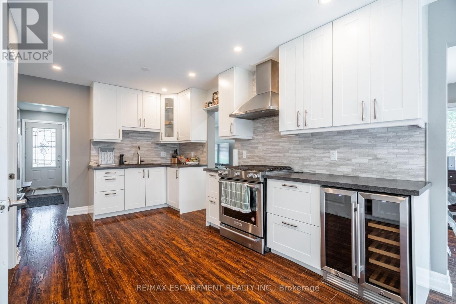 12 Southmeadow Court, Hamilton, Ontario  L8G 3H2 - Photo 15 - X12208364