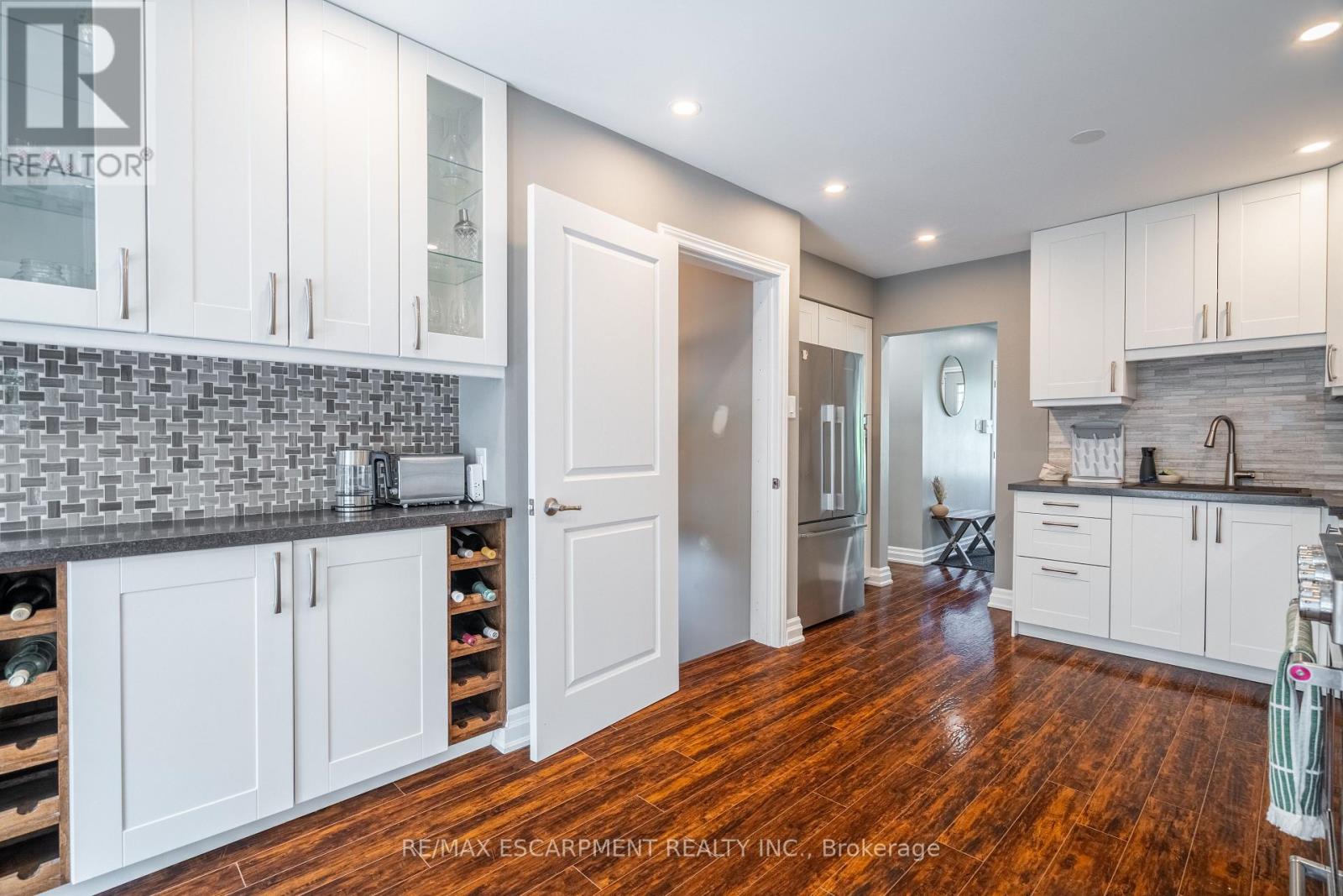 12 Southmeadow Court, Hamilton, Ontario  L8G 3H2 - Photo 16 - X12208364