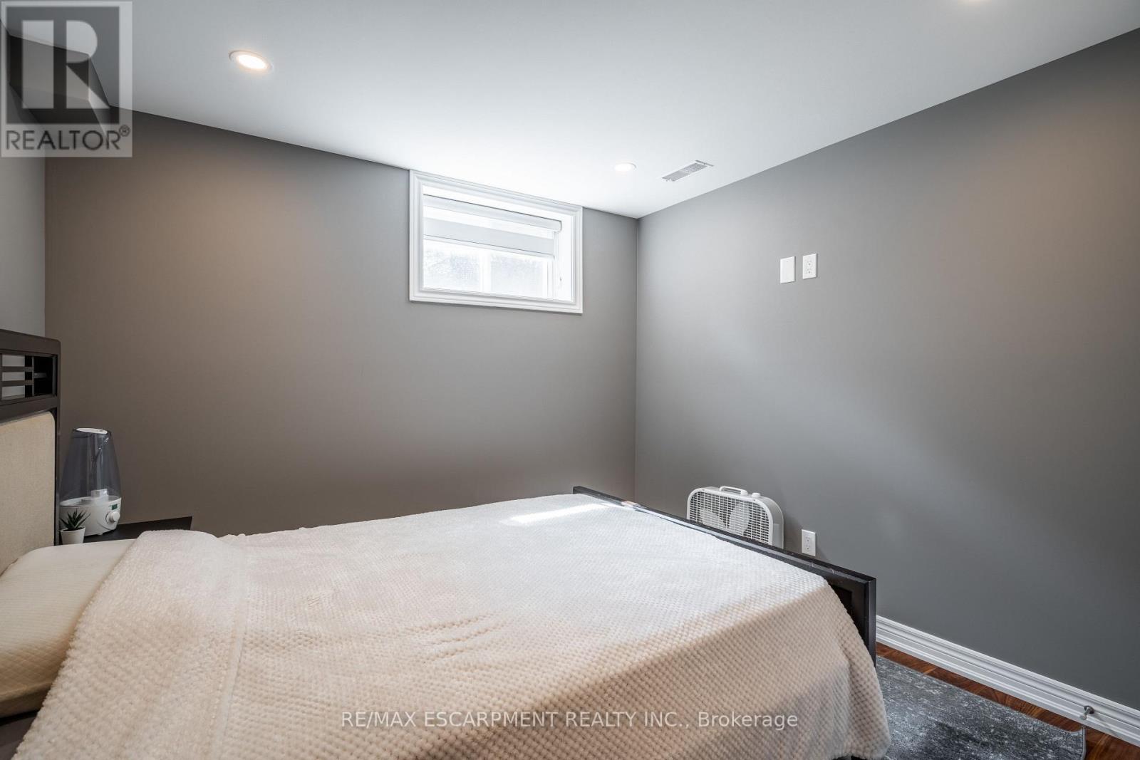 12 Southmeadow Court, Hamilton, Ontario  L8G 3H2 - Photo 33 - X12208364
