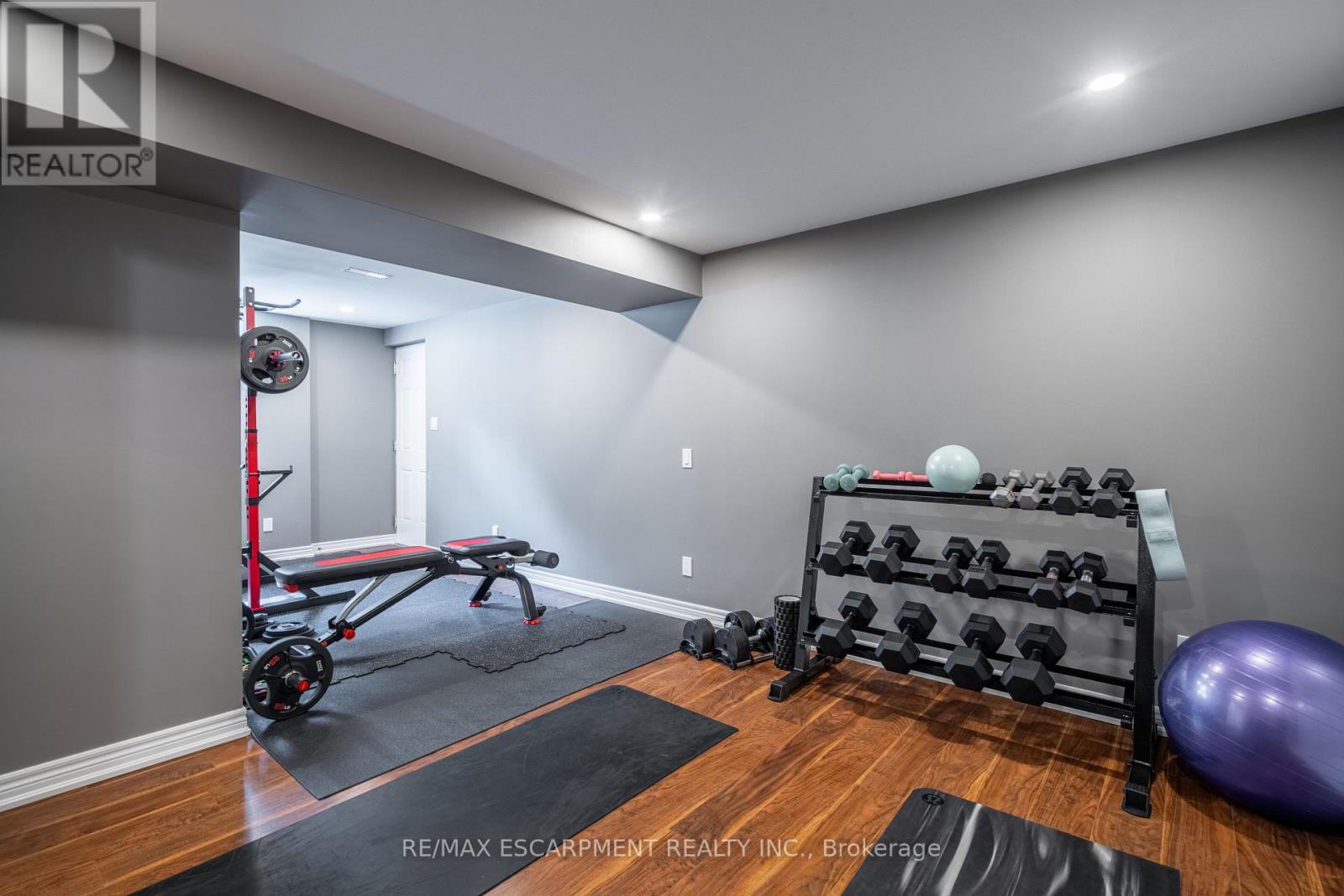12 Southmeadow Court, Hamilton, Ontario  L8G 3H2 - Photo 35 - X12208364