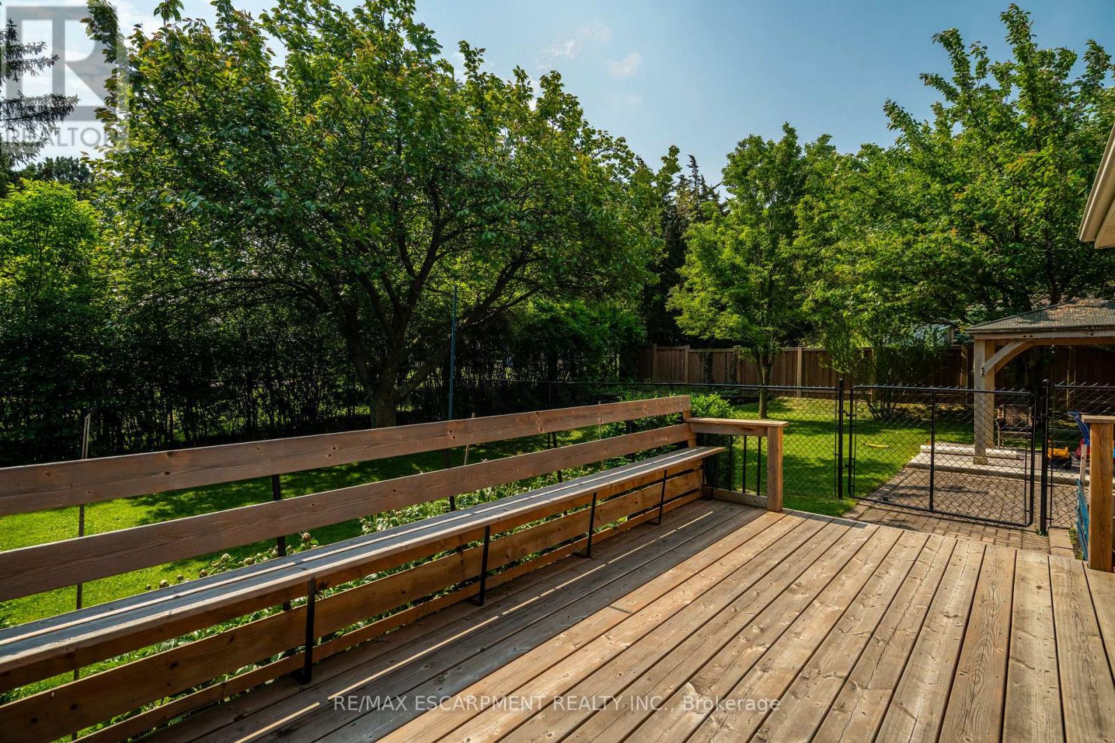 12 Southmeadow Court, Hamilton, Ontario  L8G 3H2 - Photo 49 - X12208364