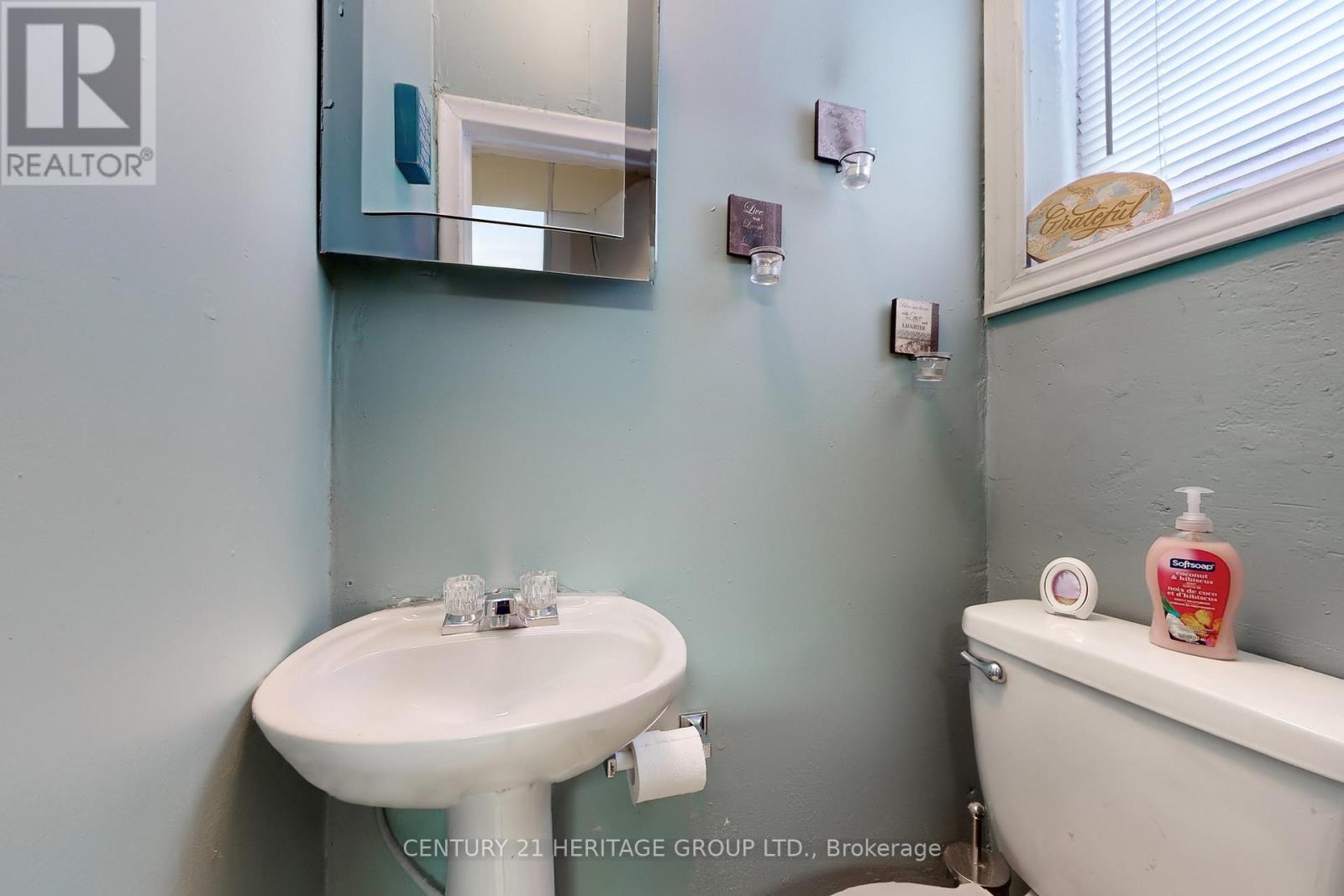 111 Shaw Street, Hamilton, Ontario  L8L 3P6 - Photo 10 - X12208378