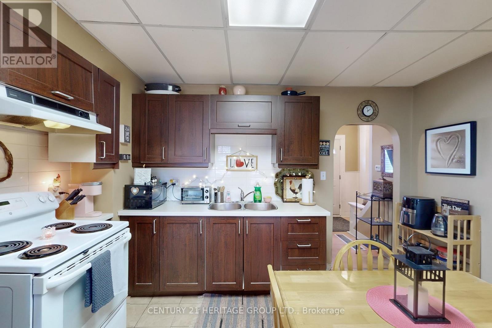 111 Shaw Street, Hamilton, Ontario  L8L 3P6 - Photo 8 - X12208378
