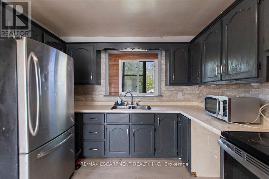 163 Rice Road, Welland, Ontario  L3C 2V7 - Photo 10 - X12208386