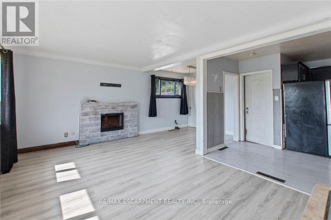 163 Rice Road, Welland, Ontario  L3C 2V7 - Photo 3 - X12208386