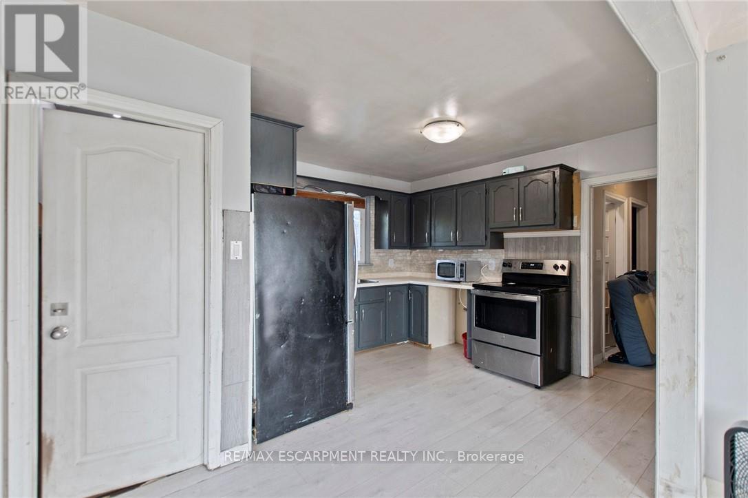 163 Rice Road, Welland, Ontario  L3C 2V7 - Photo 8 - X12208386