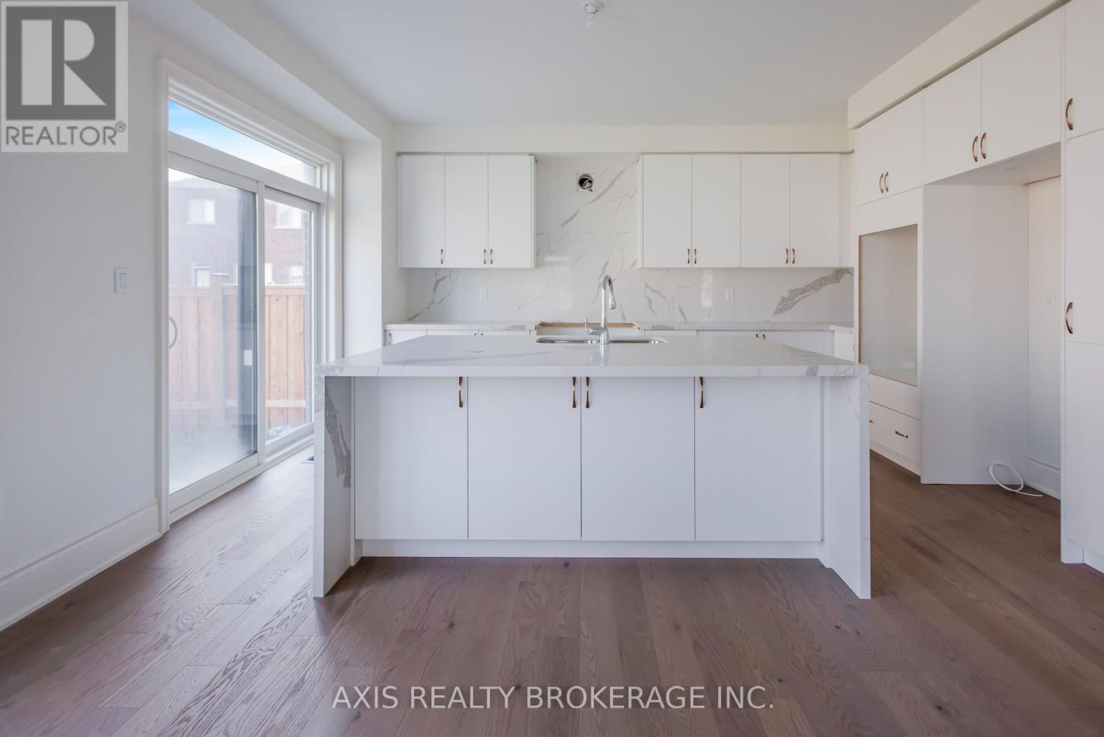 53 Holcomb Terrace, Hamilton, Ontario  L0R 2H1 - Photo 12 - X12208431