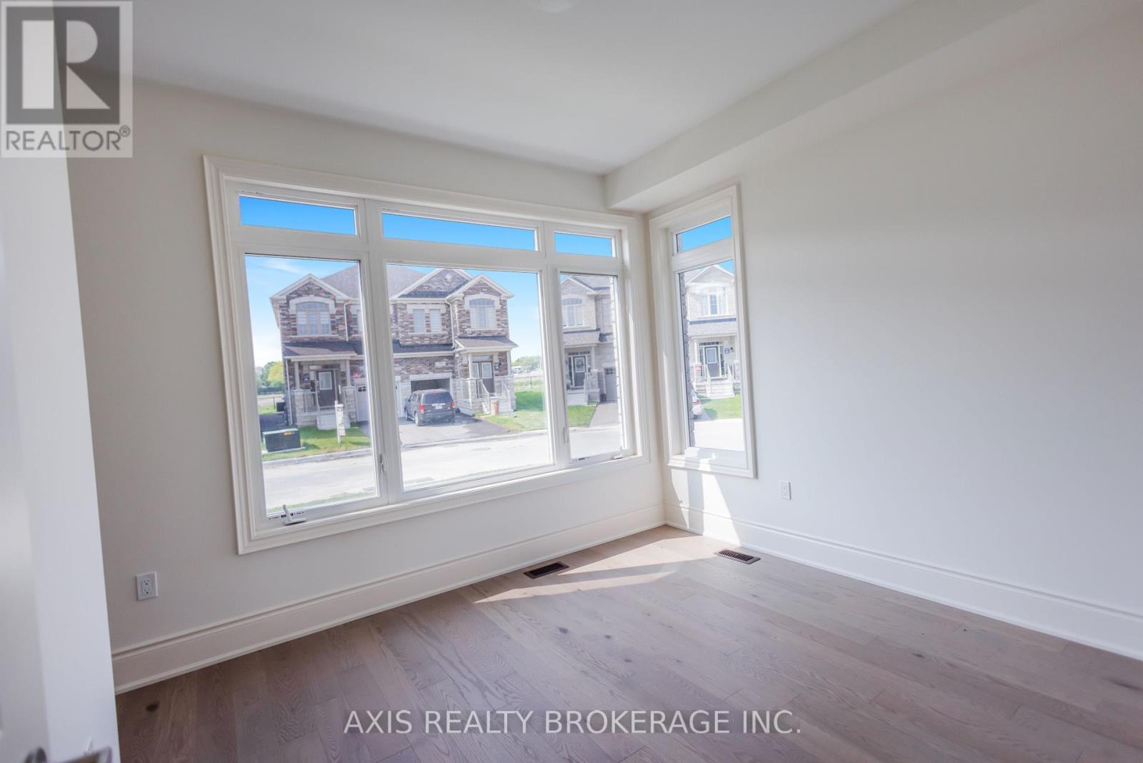53 Holcomb Terrace, Hamilton, Ontario  L0R 2H1 - Photo 5 - X12208431