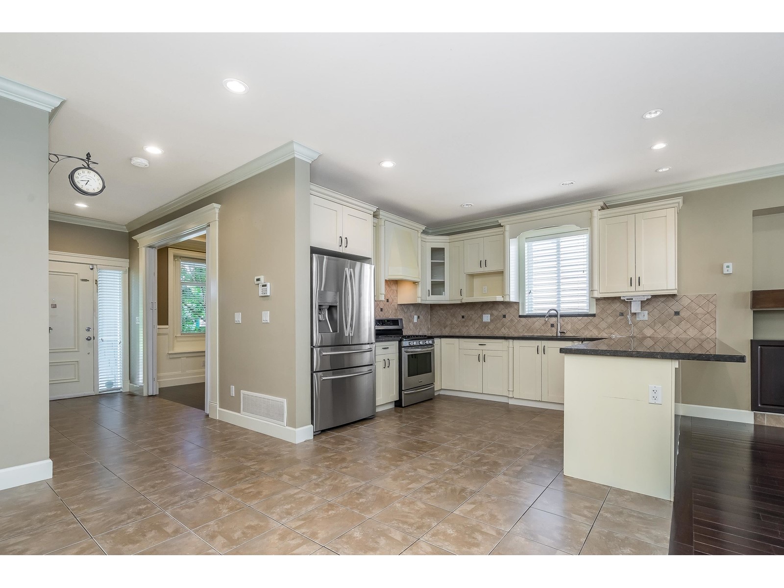 6844 195a Street, Surrey, British Columbia  V4N 5Z7 - Photo 6 - R3012808