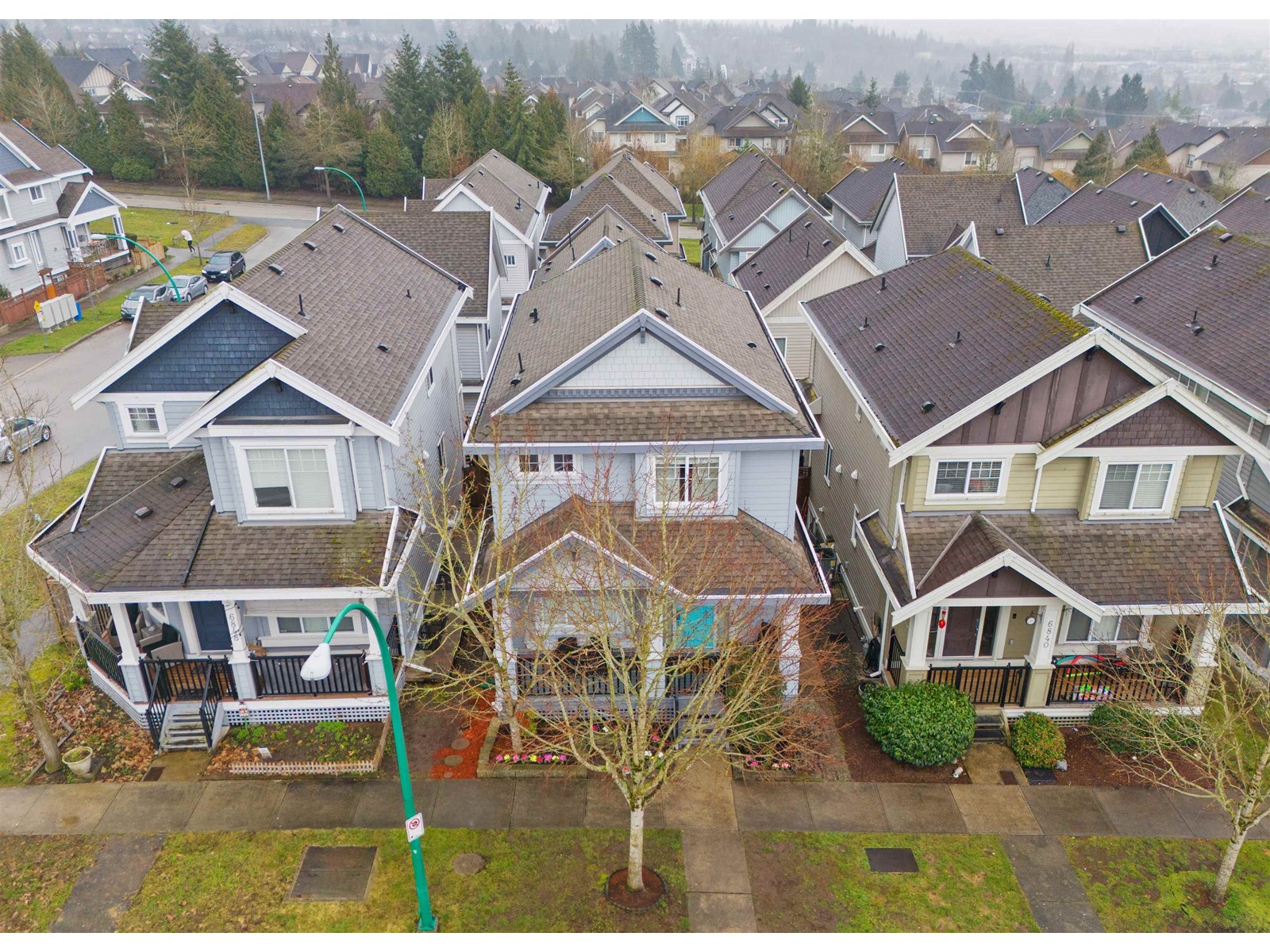 6844 195a Street, Surrey, British Columbia  V4N 5Z7 - Photo 1 - R3012808
