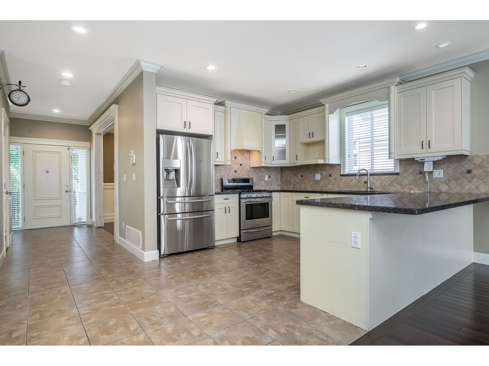 6844 195a Street, Surrey, British Columbia  V4N 5Z7 - Photo 10 - R3012808