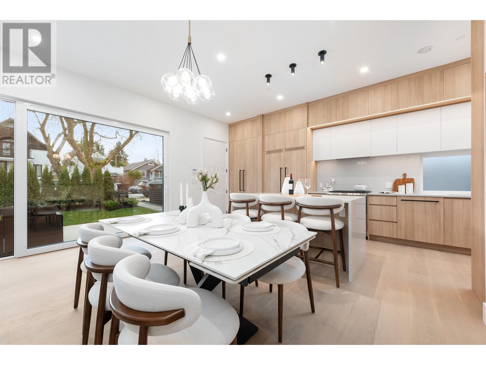 1 3151 W 10th Avenue, Vancouver, British Columbia  V6K 2L1 - Photo 2 - R3013410