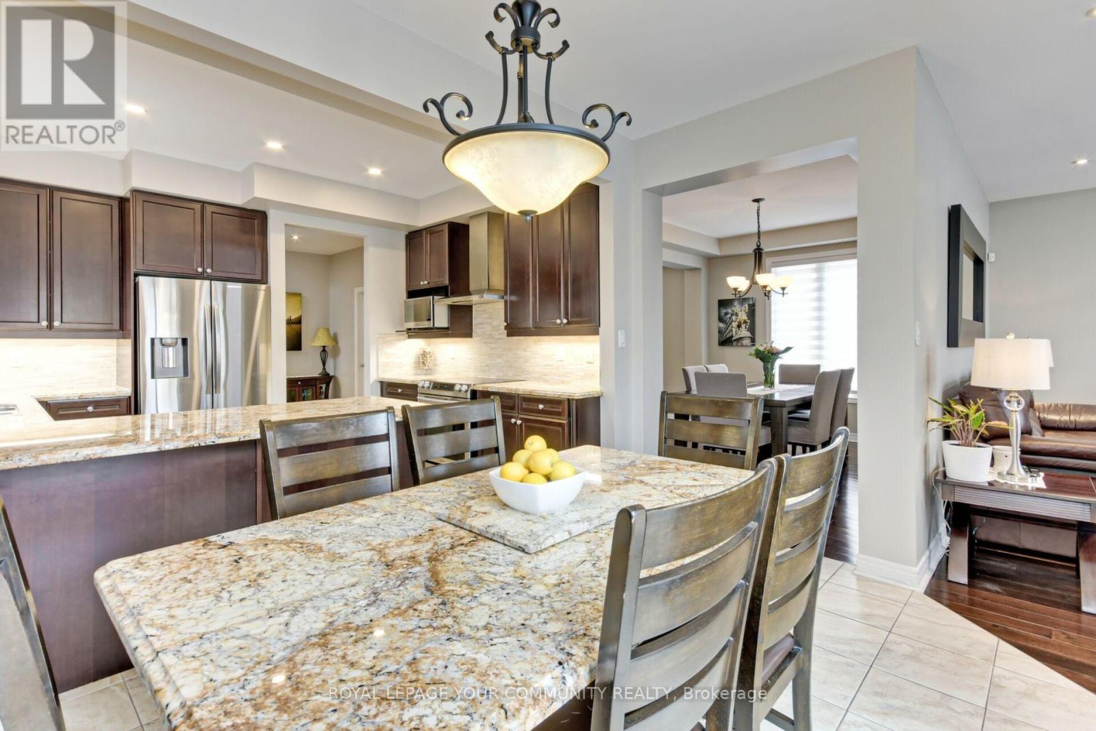 63 Cousteau Drive, Bradford West Gwillimbury, Ontario  L3Z 0H8 - Photo 12 - N12145909