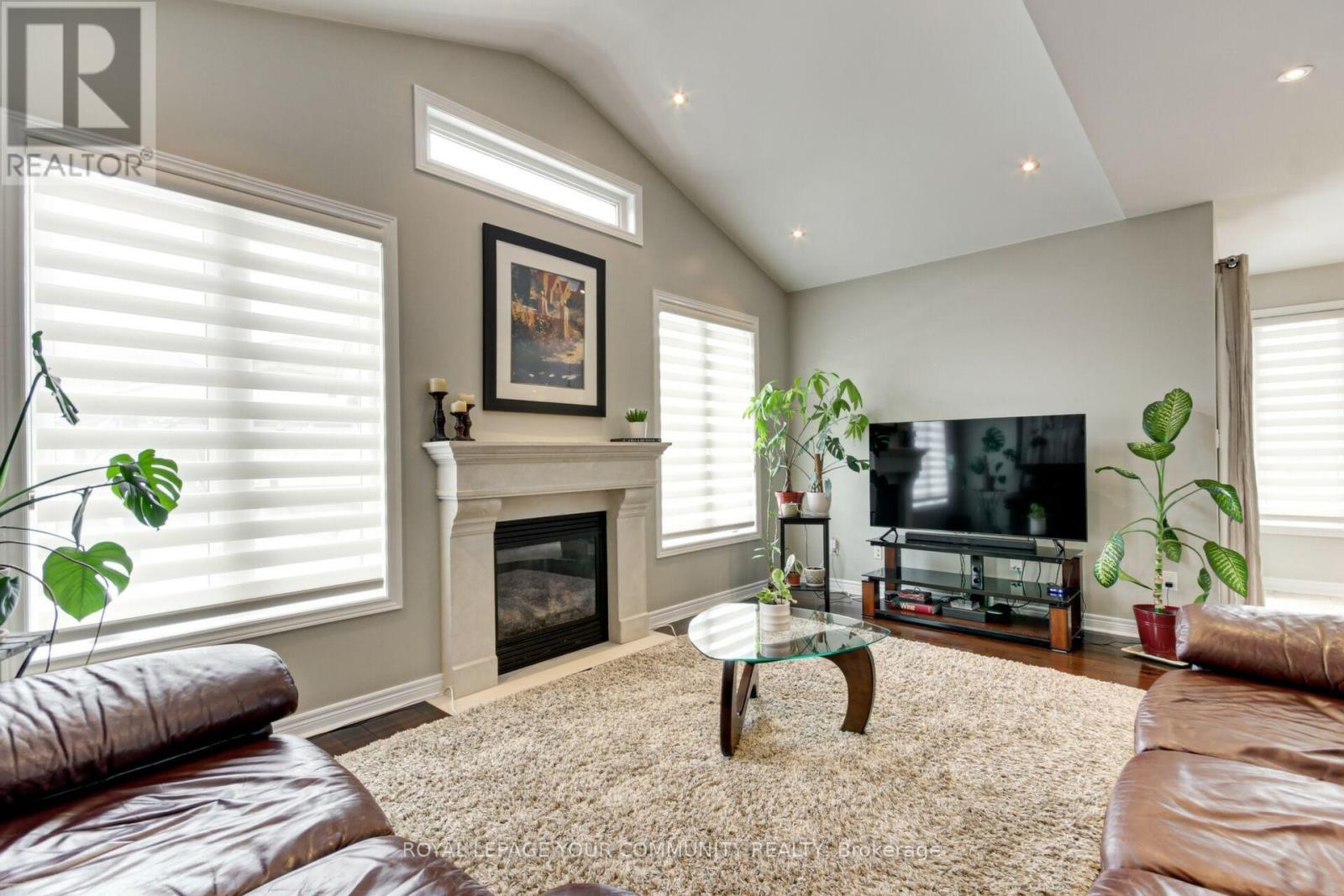 63 Cousteau Drive, Bradford West Gwillimbury, Ontario  L3Z 0H8 - Photo 16 - N12145909